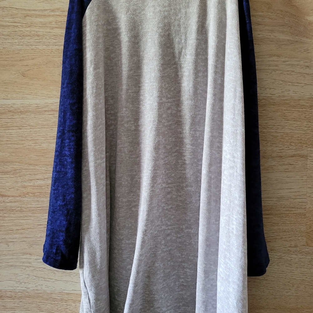 Hello Weekend Raglan Sleeve Top - Picture 6 of 6